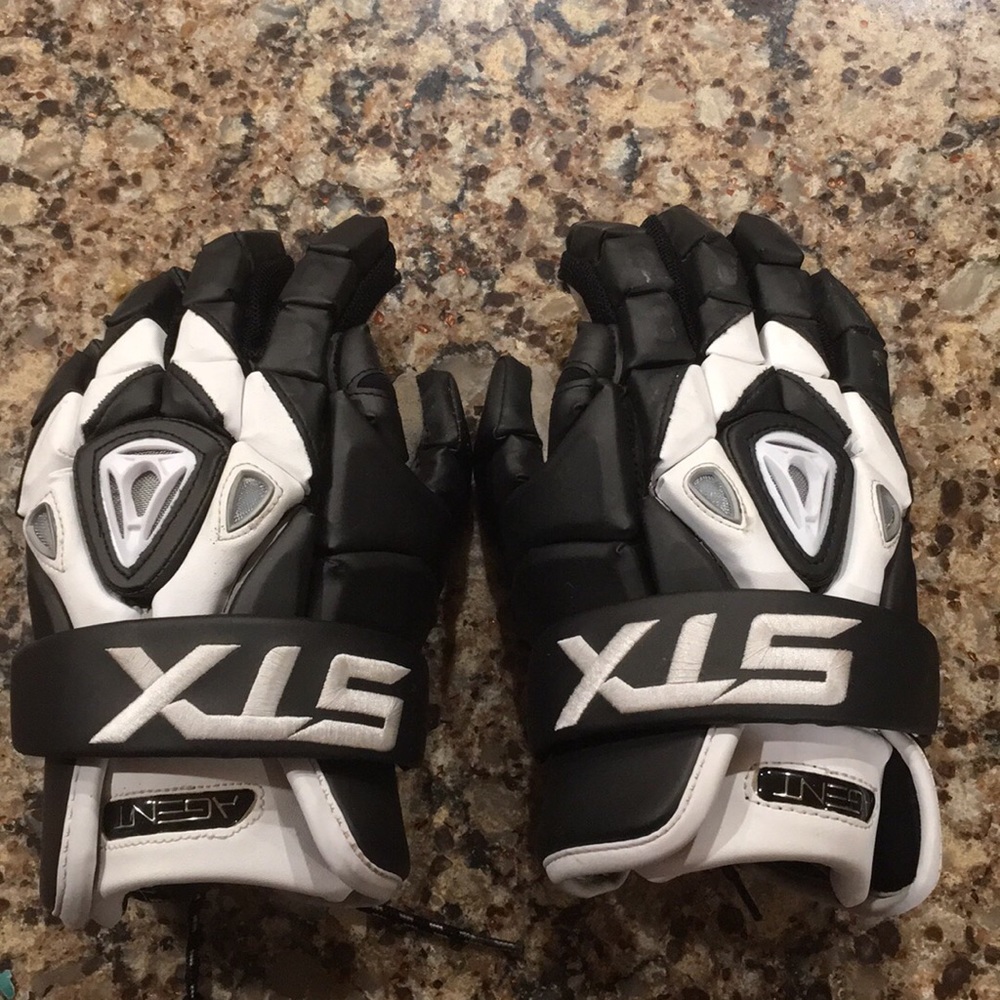 Lacrosse gloves